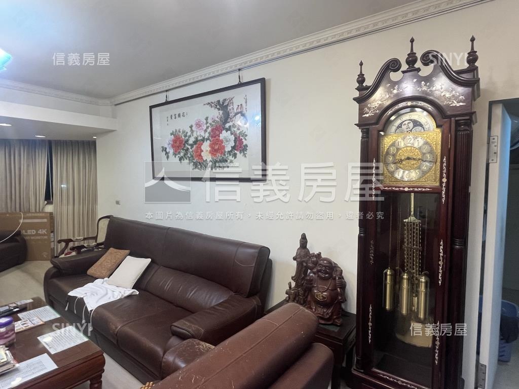 中山北路七段裝潢四房美廈房屋室內格局與周邊環境