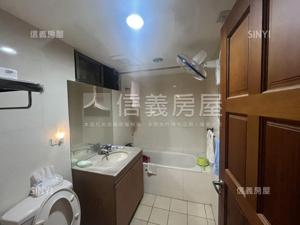 中山北路七段裝潢四房美廈房屋室內格局與周邊環境