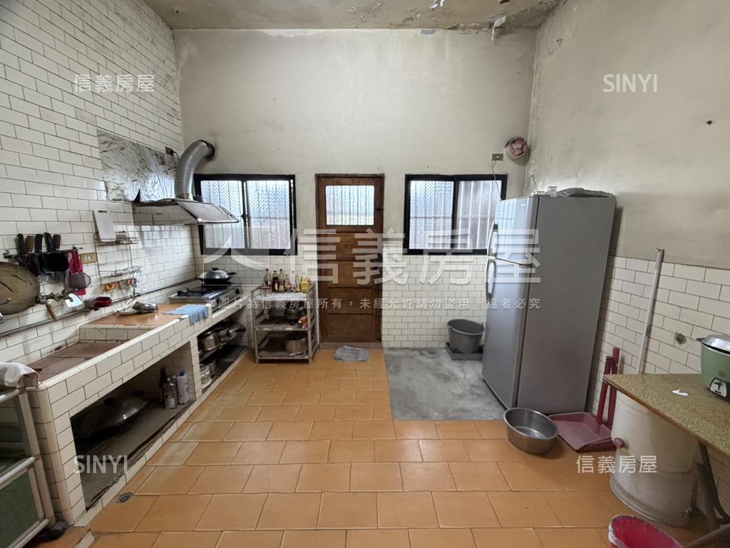 中正商圈寧靜透天房屋室內格局與周邊環境