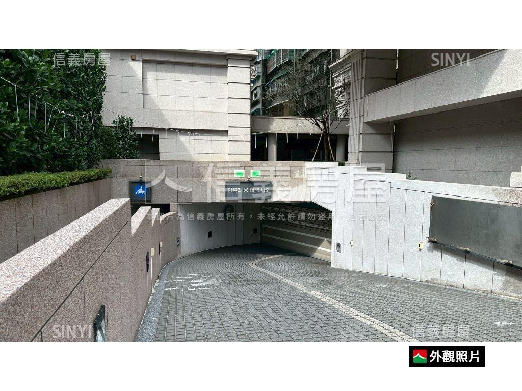 和暘信義Ｂ３平面車位房屋室內格局與周邊環境