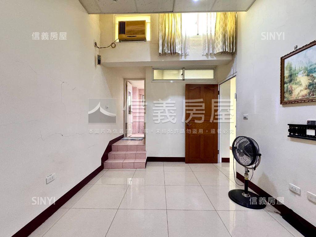 近鼎山家樂福三樓透天房屋室內格局與周邊環境