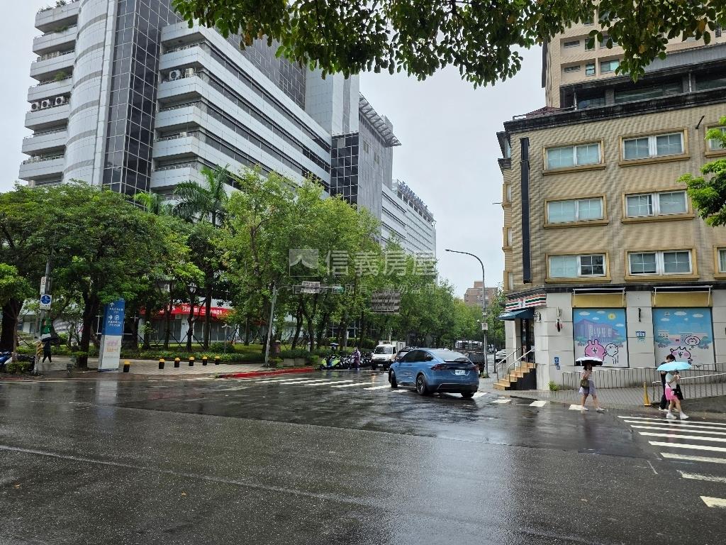 中信金融園區旁透天房屋室內格局與周邊環境
