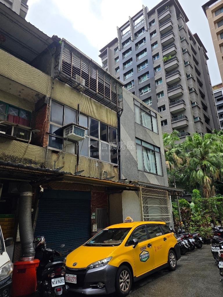 中信金融園區旁透天房屋室內格局與周邊環境