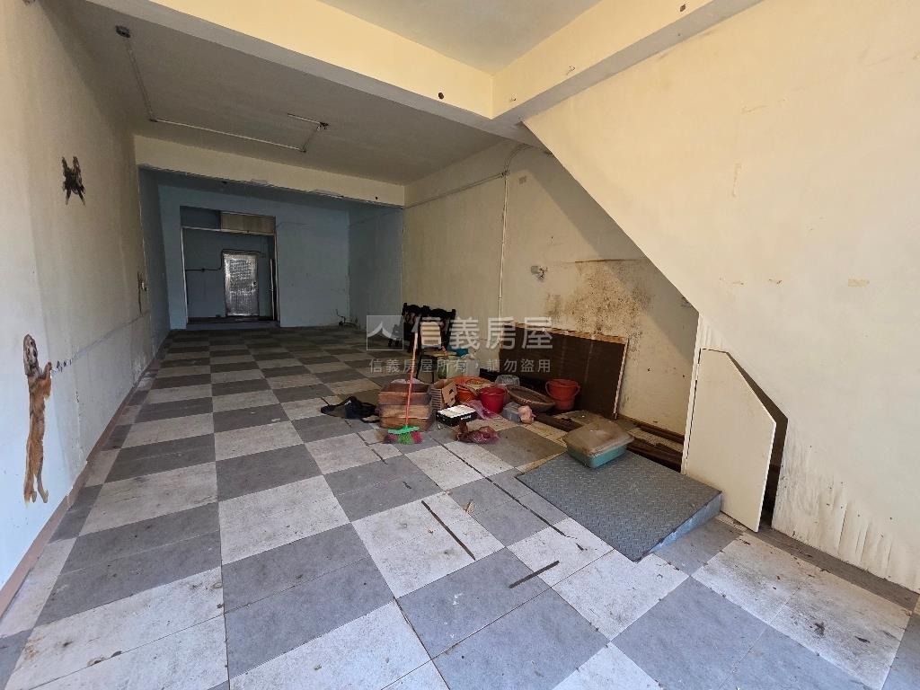 中信金融園區旁透天房屋室內格局與周邊環境