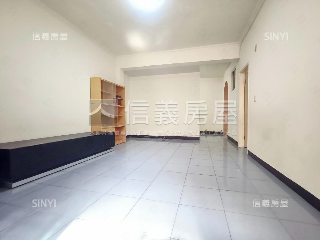 近學校三樓稀有釋出房屋室內格局與周邊環境