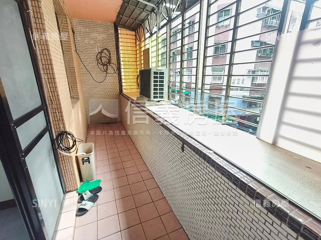 近學校三樓稀有釋出房屋室內格局與周邊環境