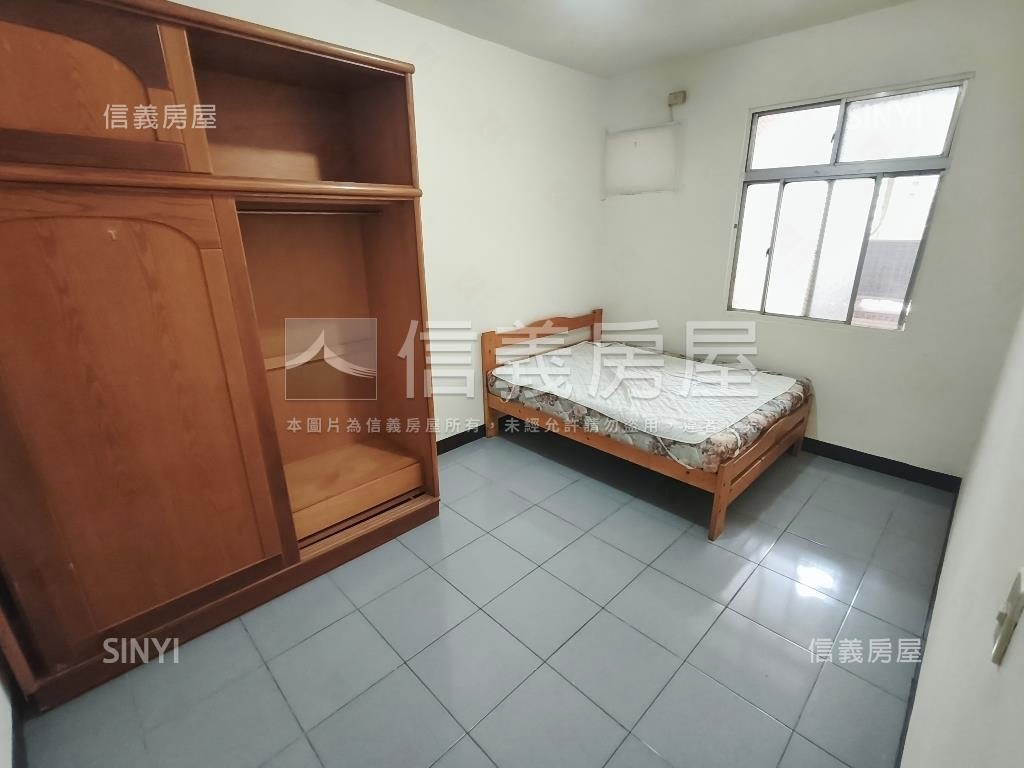 近學校三樓稀有釋出房屋室內格局與周邊環境