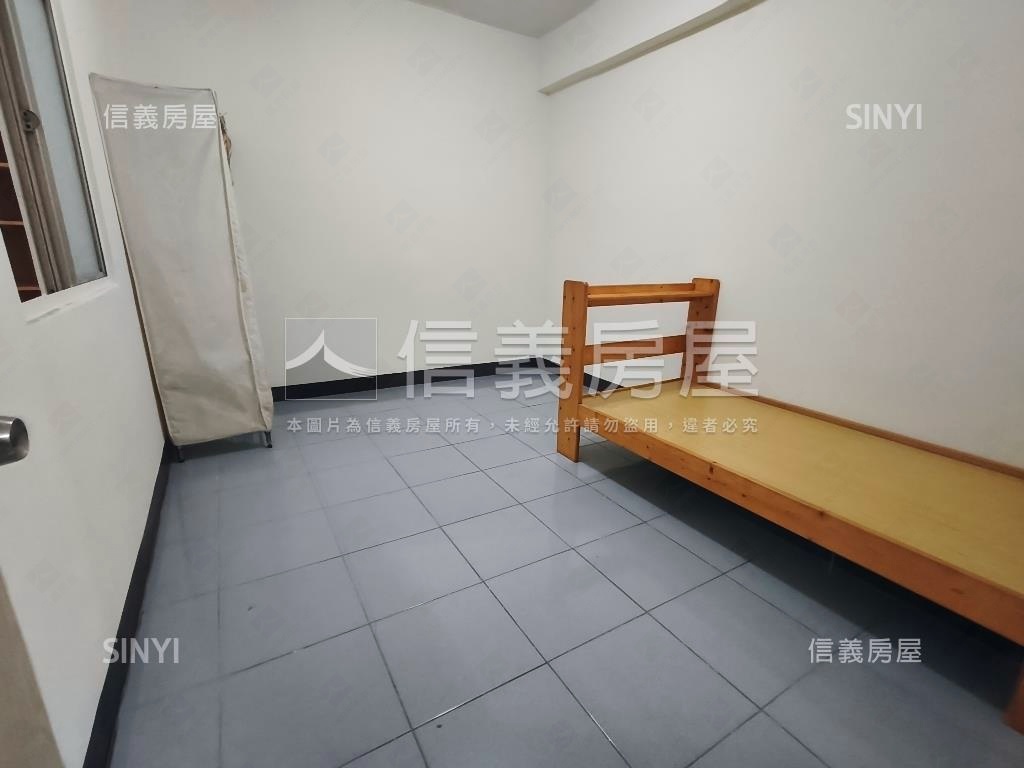 近學校三樓稀有釋出房屋室內格局與周邊環境