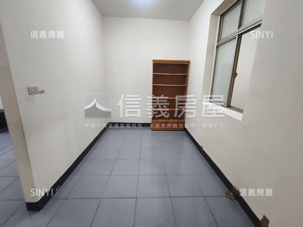 近學校三樓稀有釋出房屋室內格局與周邊環境