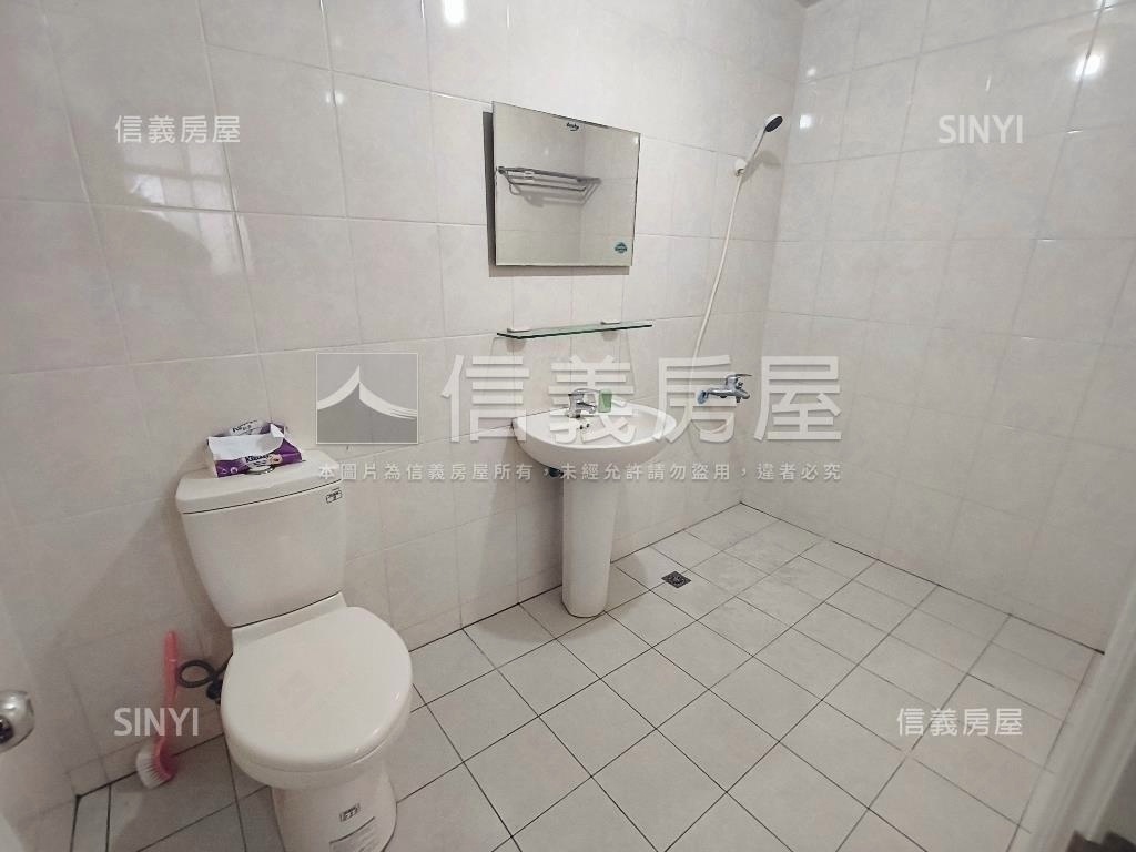 近學校三樓稀有釋出房屋室內格局與周邊環境