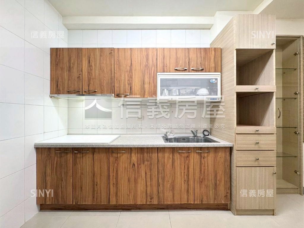 土庫稀有釋出社區型透天房屋室內格局與周邊環境