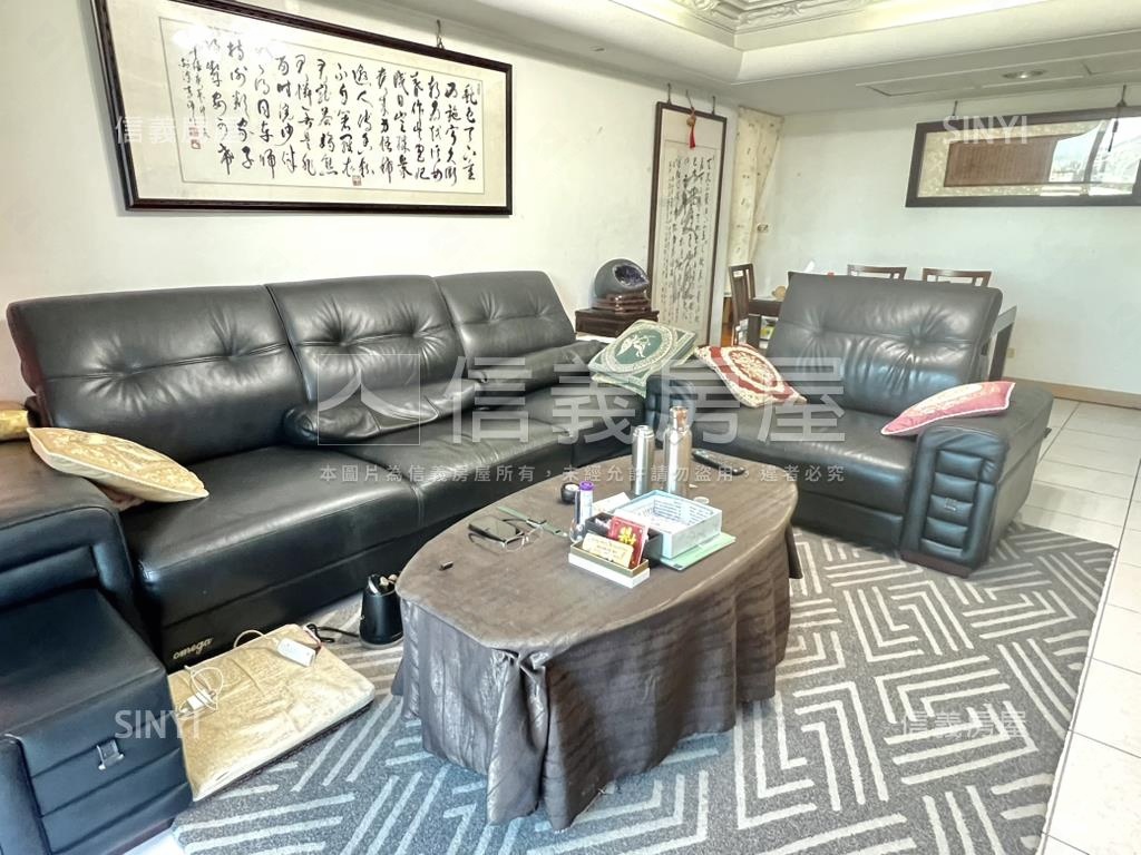 伯爵花園三房車位房屋室內格局與周邊環境