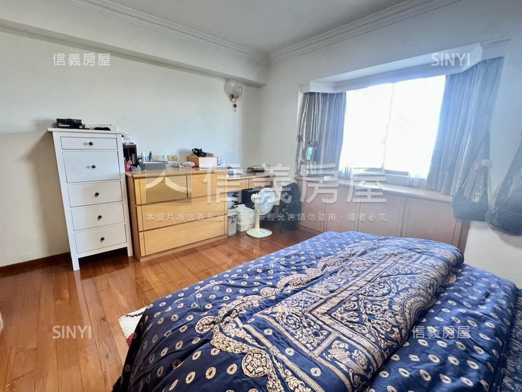 伯爵花園三房車位房屋室內格局與周邊環境