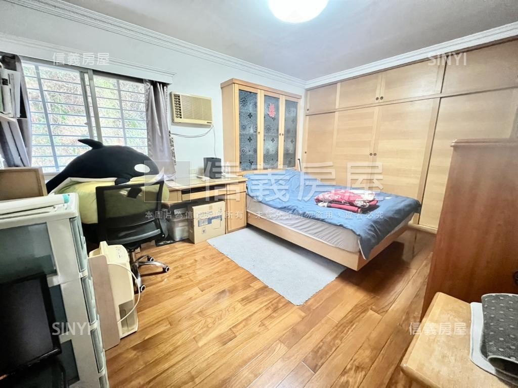 伯爵花園三房車位房屋室內格局與周邊環境