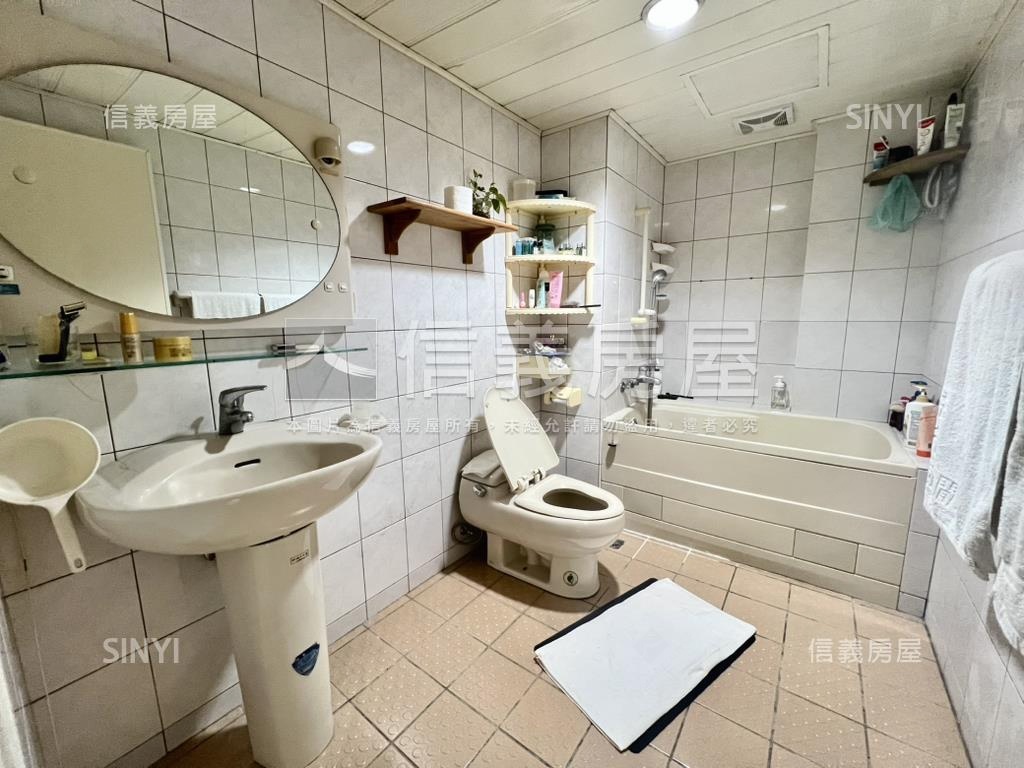 伯爵花園三房車位房屋室內格局與周邊環境