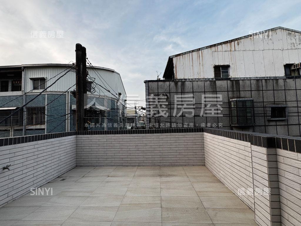 前後臨路美景整新車墅房屋室內格局與周邊環境