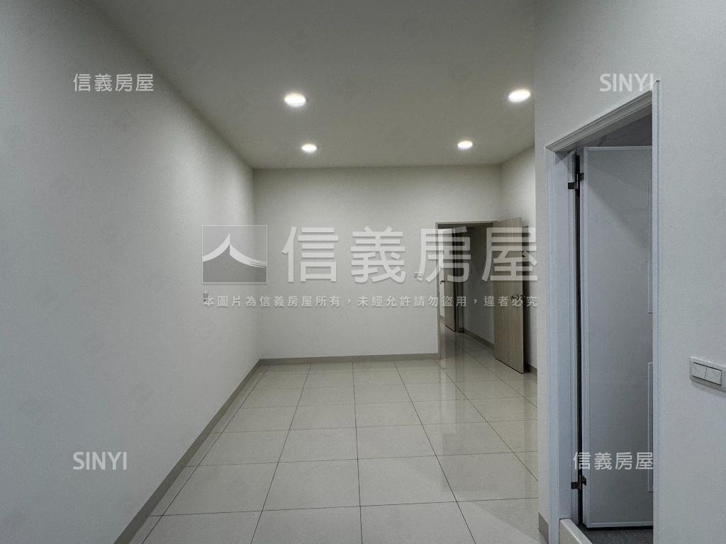 前後臨路美景整新車墅房屋室內格局與周邊環境