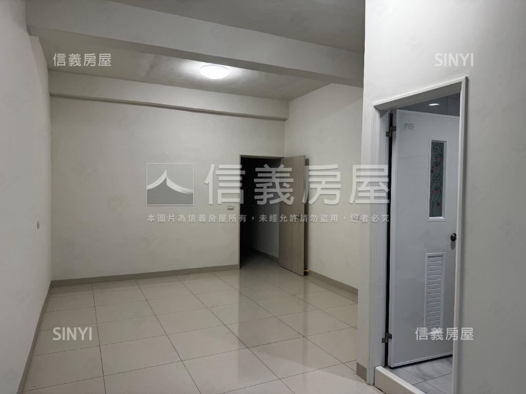 前後臨路美景整新車墅房屋室內格局與周邊環境