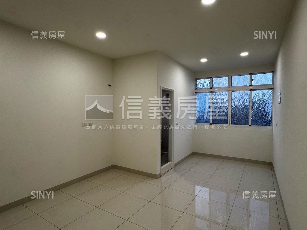 前後臨路美景整新車墅房屋室內格局與周邊環境