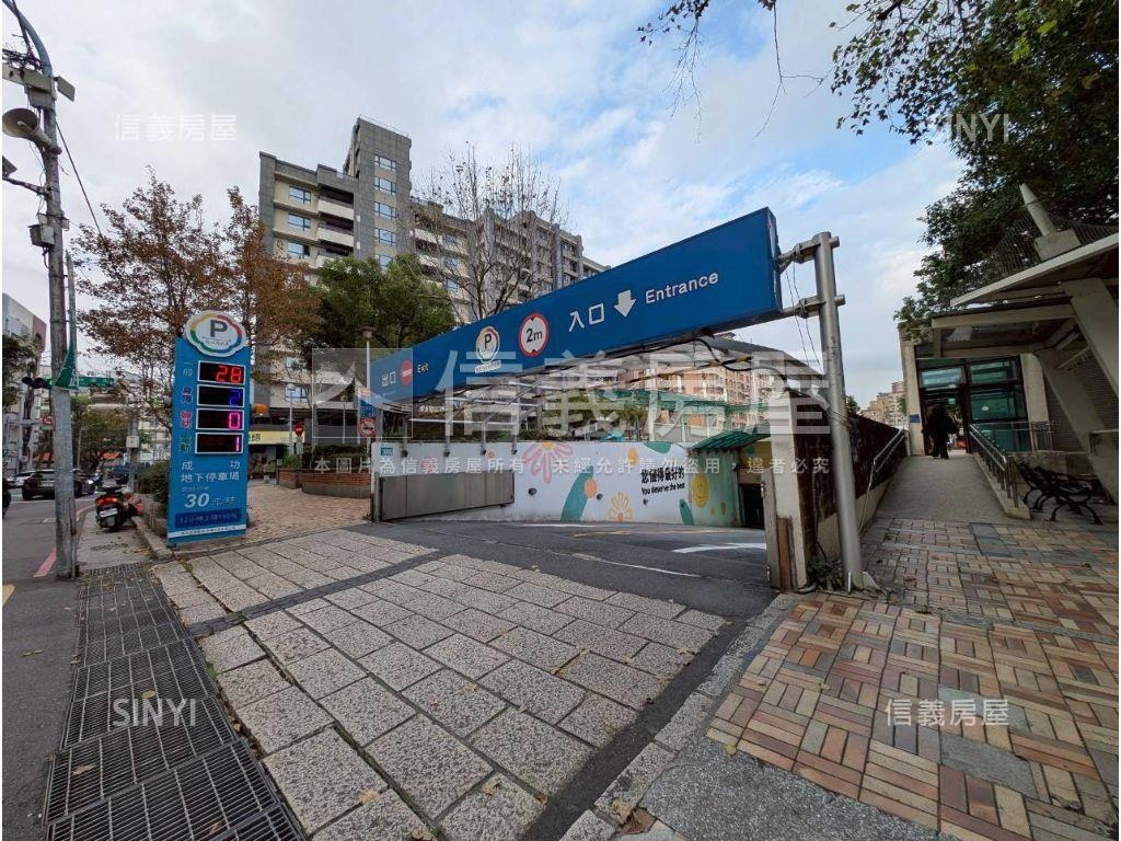 低公設電梯方正三房車位房屋室內格局與周邊環境