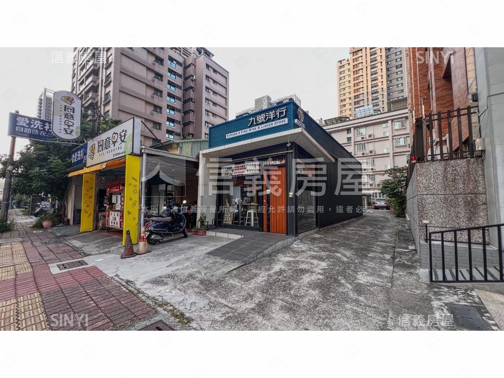 美術館方正大面寬店面房屋室內格局與周邊環境