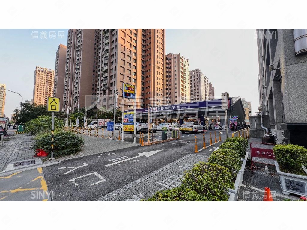 美術館方正大面寬店面房屋室內格局與周邊環境