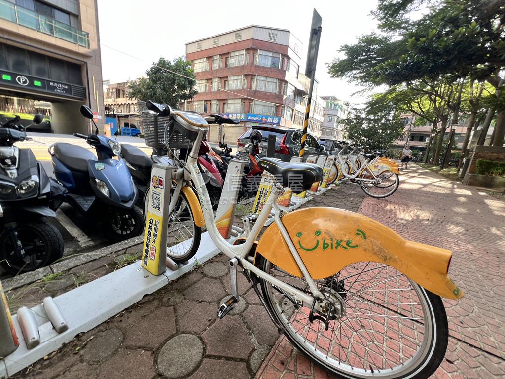 中壢正安街大面寬美透天房屋室內格局與周邊環境