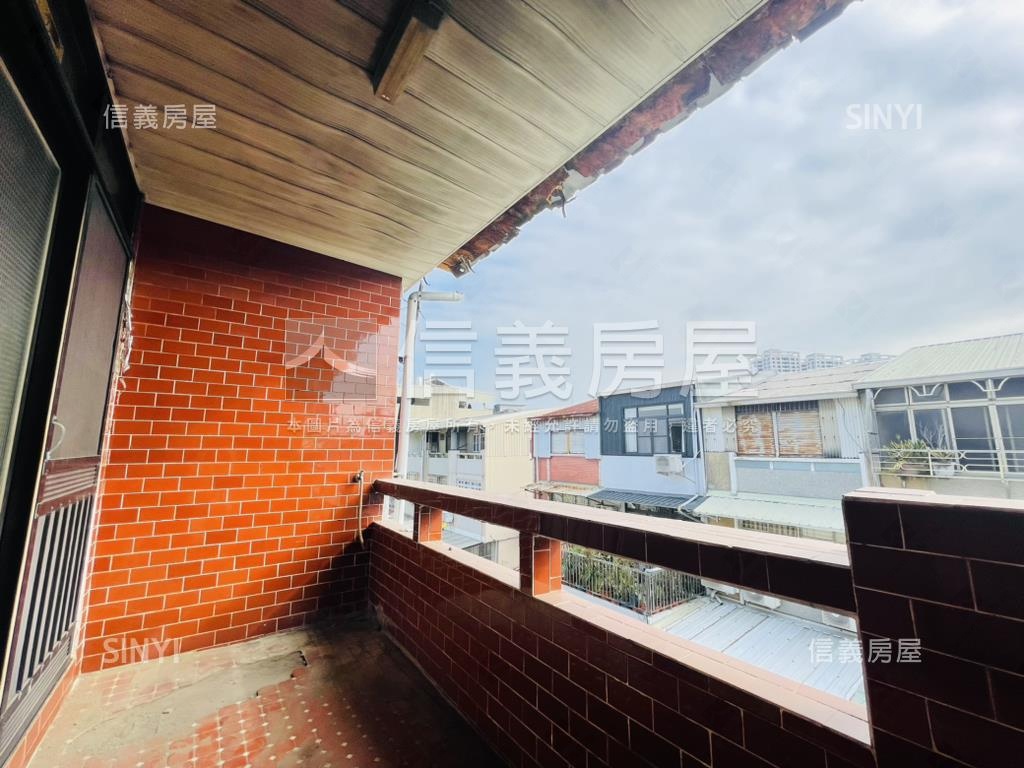 北區近公園活巷透天房屋室內格局與周邊環境
