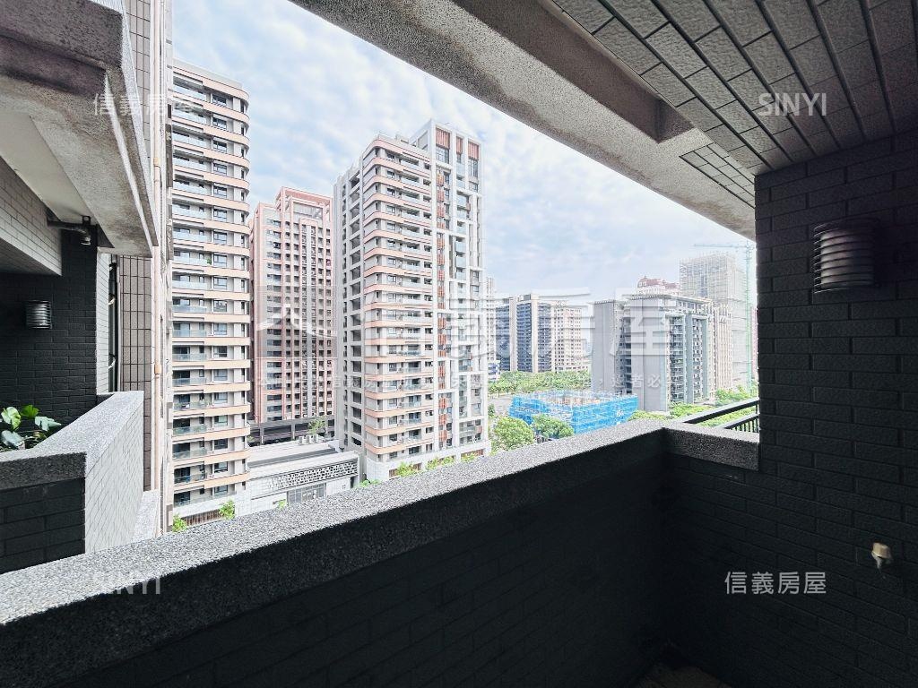 青埔紐約線上三房雙車位房屋室內格局與周邊環境