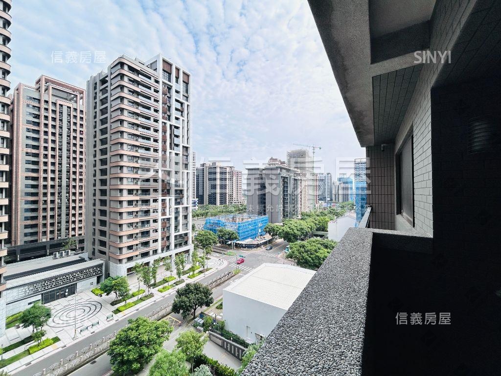青埔紐約線上三房雙車位房屋室內格局與周邊環境