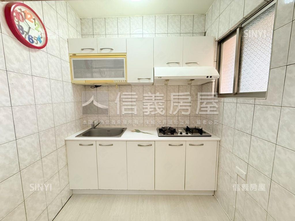 永大商圈輕裝潢２房車位房屋室內格局與周邊環境