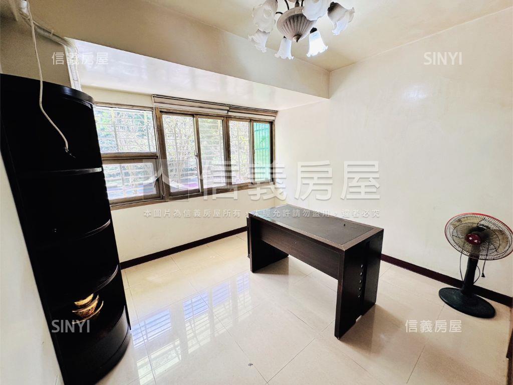 面公園清幽三房稀有二樓房屋室內格局與周邊環境