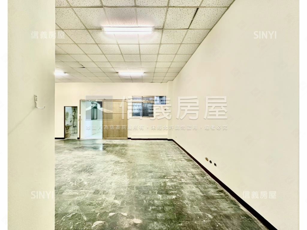 宜欣樹孝商圈大面寬店面房屋室內格局與周邊環境