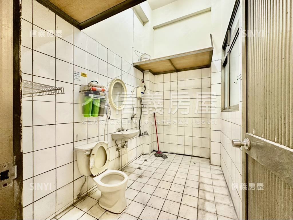 宜欣樹孝商圈大面寬店面房屋室內格局與周邊環境