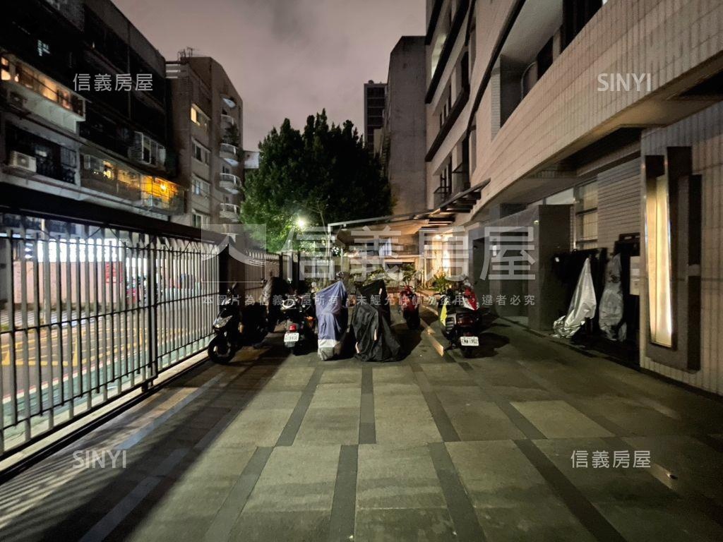 林森北金店面門面氣派房屋室內格局與周邊環境