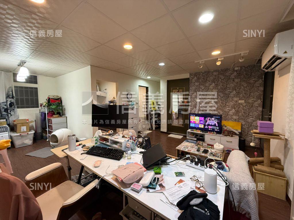 捷運明亮大棟距２房美寓房屋室內格局與周邊環境