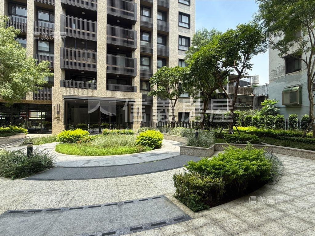 Ａ２１旁光明無限兩房車位房屋室內格局與周邊環境