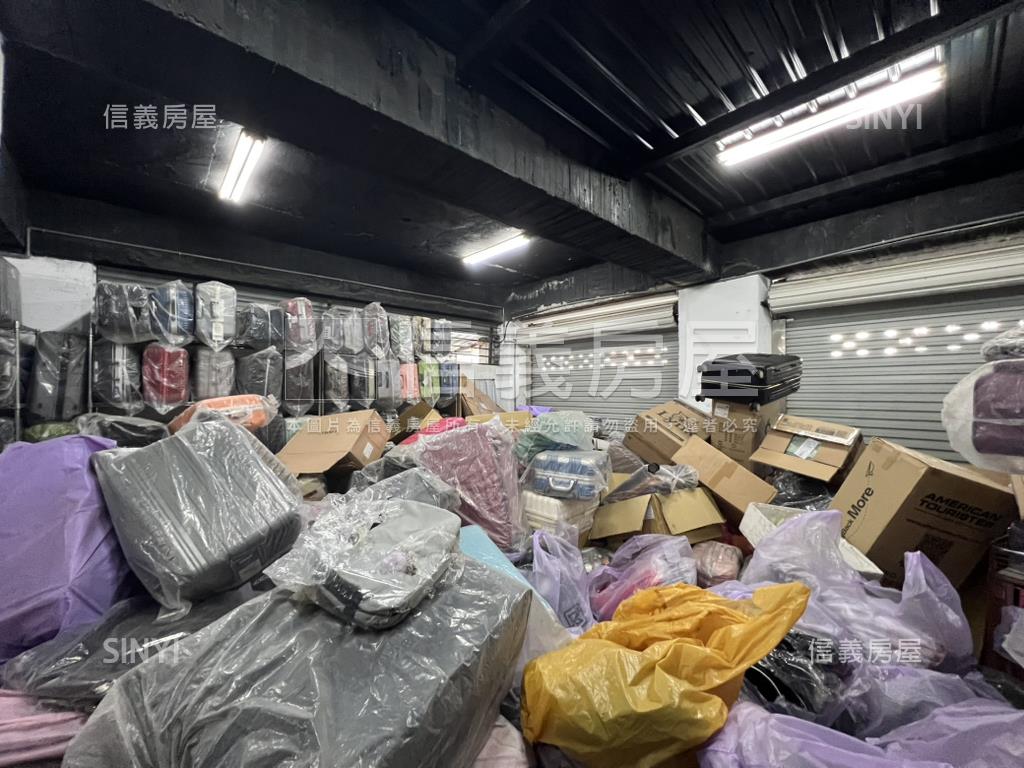 成功路朝南百市店面房屋室內格局與周邊環境