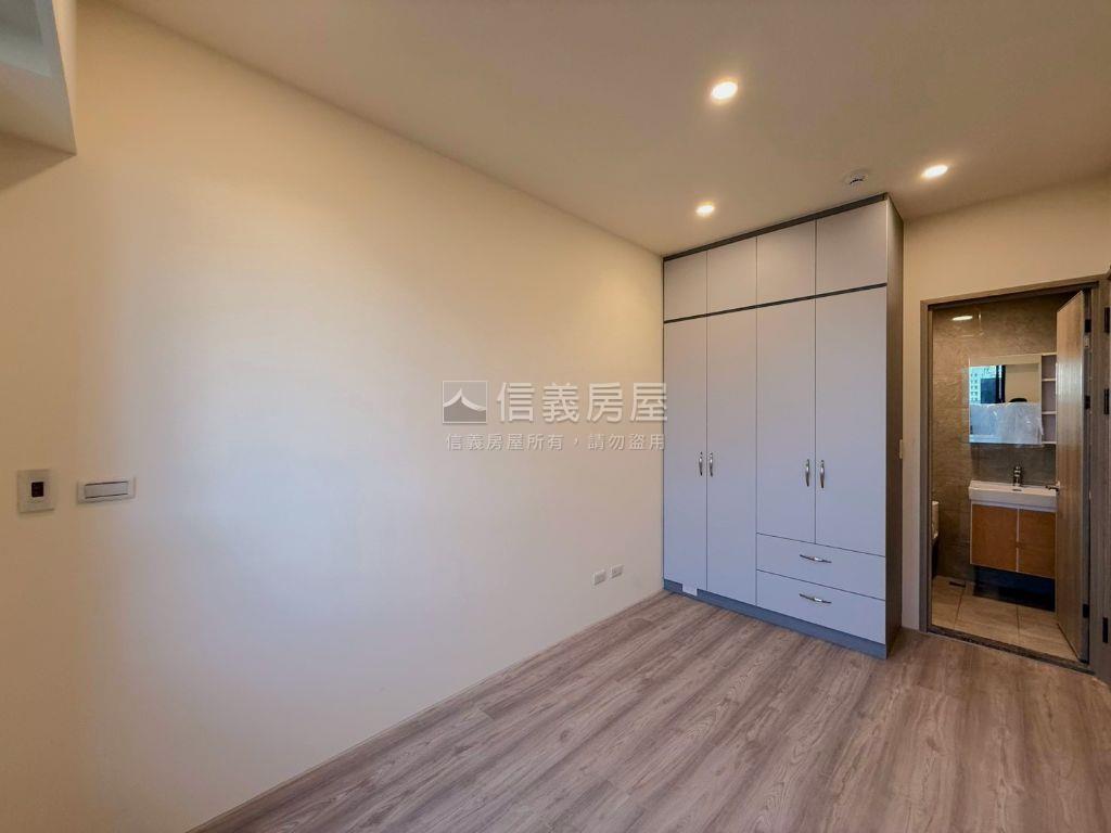 昂峰惟美美裝潢兩房兩衛房屋室內格局與周邊環境