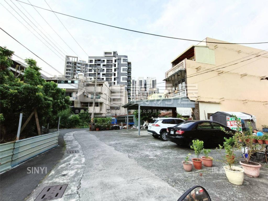 高大單塊建地大學十六街旁房屋室內格局與周邊環境