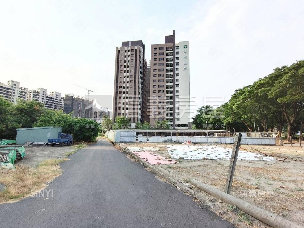高大單塊建地大學十六街旁房屋室內格局與周邊環境