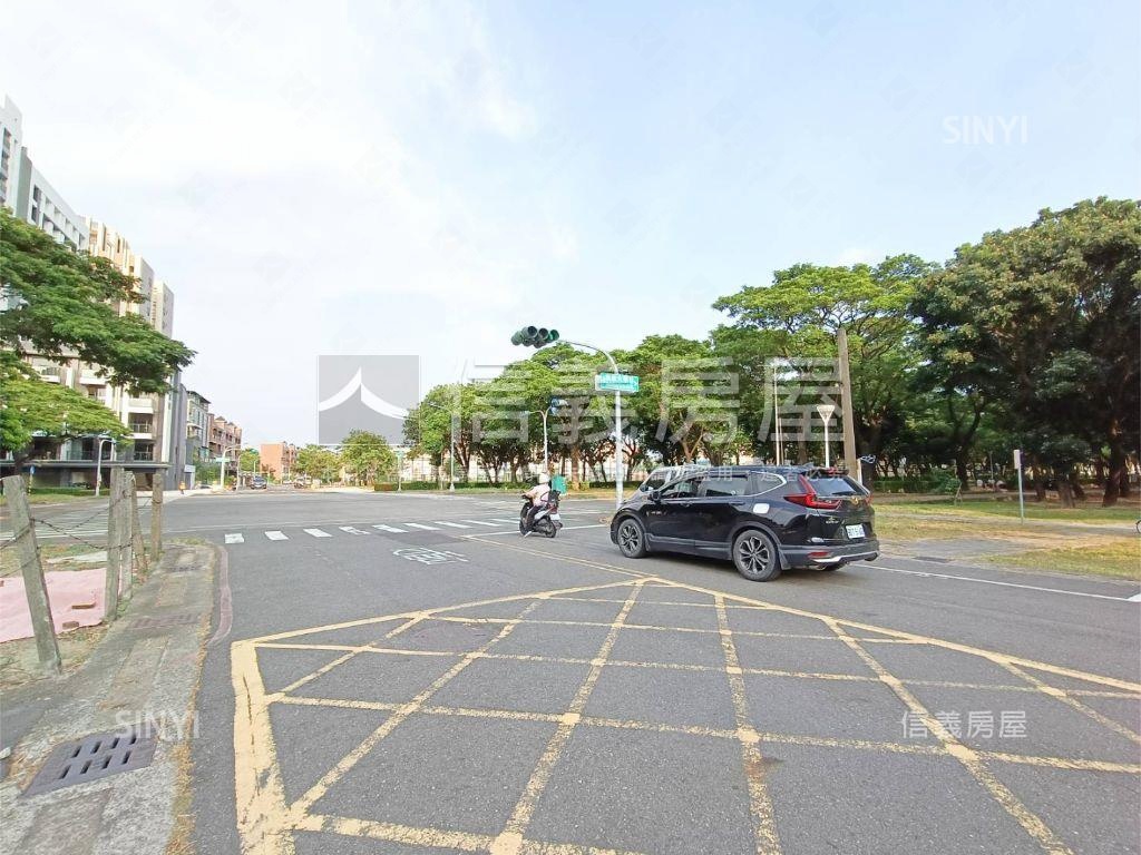 高大單塊建地大學十六街旁房屋室內格局與周邊環境