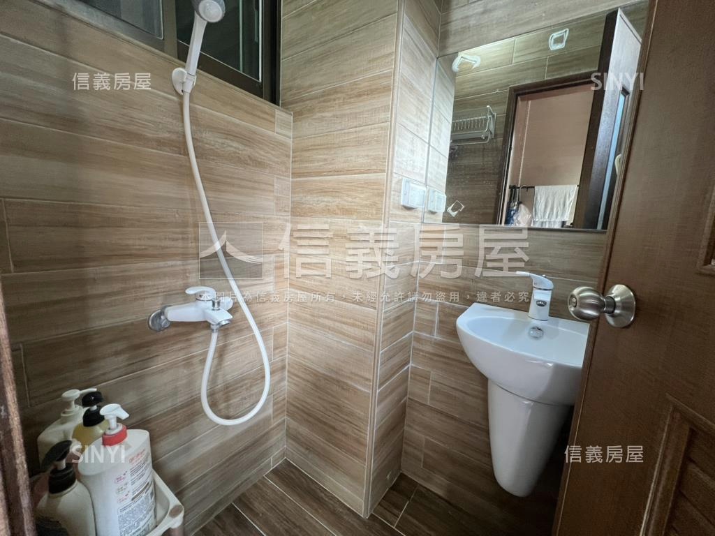 義大學城莊園庭院別墅房屋室內格局與周邊環境