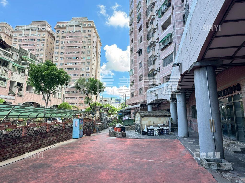 歐洲陛廈大樓中高樓三房房屋室內格局與周邊環境