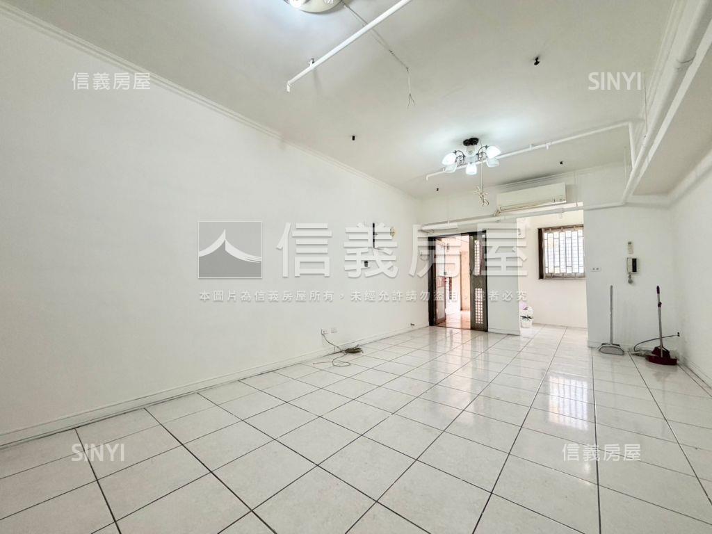 南區高樓三房車位房屋室內格局與周邊環境