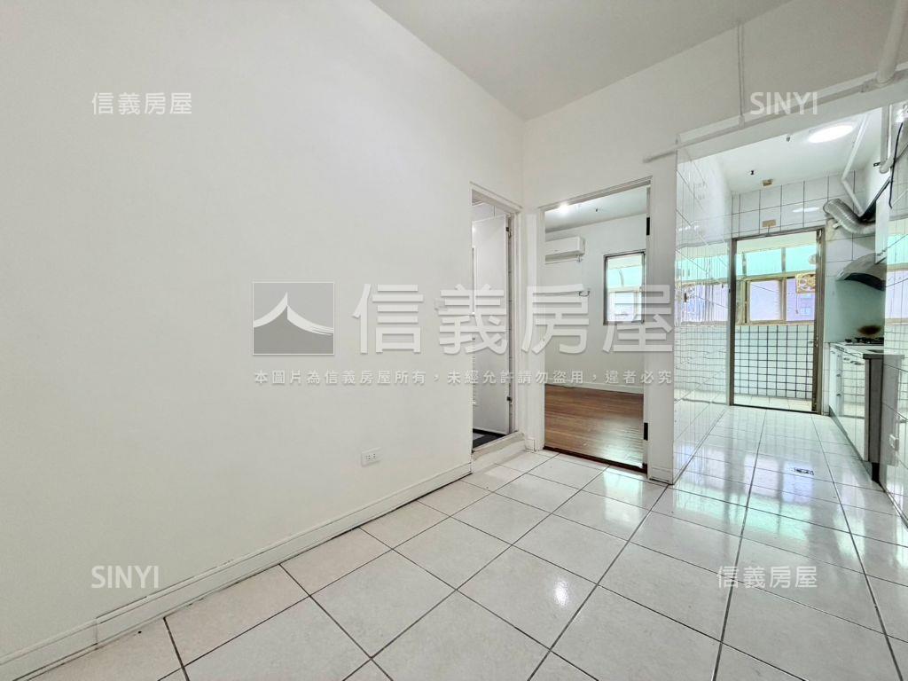 南區高樓三房車位房屋室內格局與周邊環境