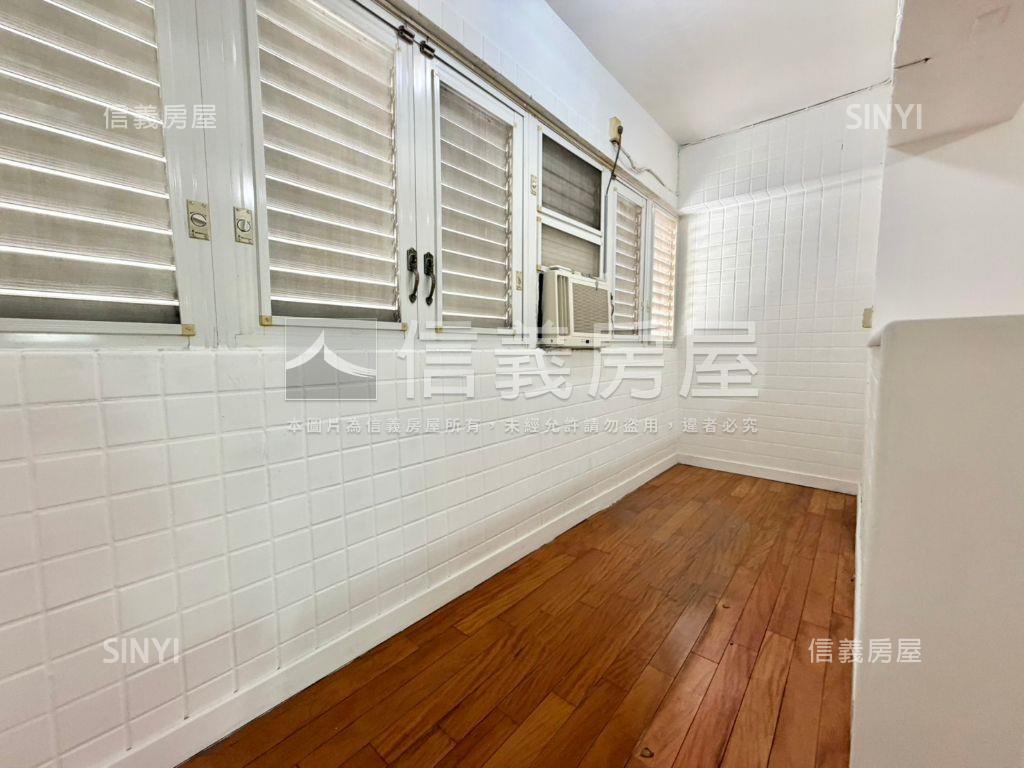 南區高樓三房車位房屋室內格局與周邊環境