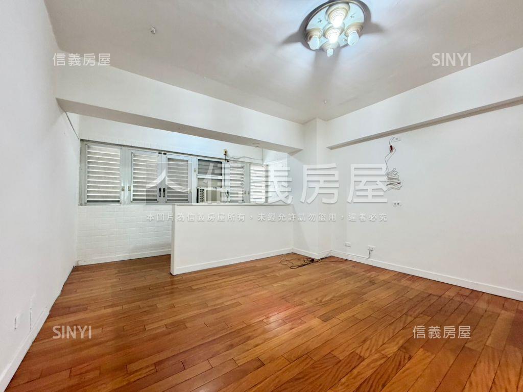 南區高樓三房車位房屋室內格局與周邊環境