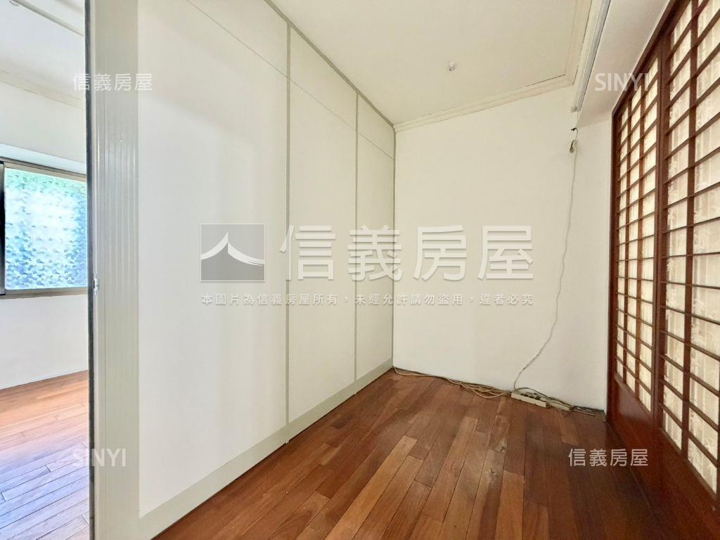 南區高樓三房車位房屋室內格局與周邊環境