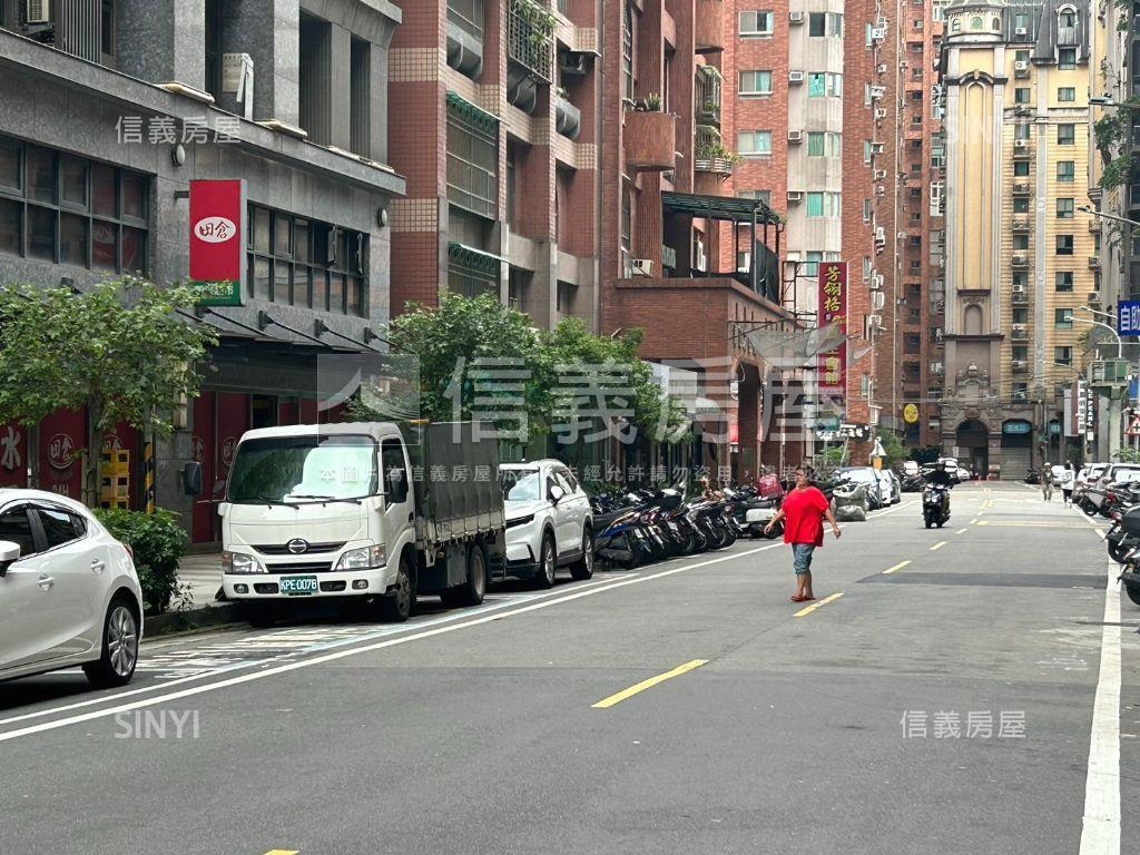 璽來登卓越金店面房屋室內格局與周邊環境